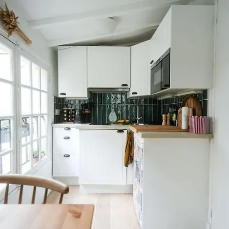Apartment Exquisite In 3rd Paris